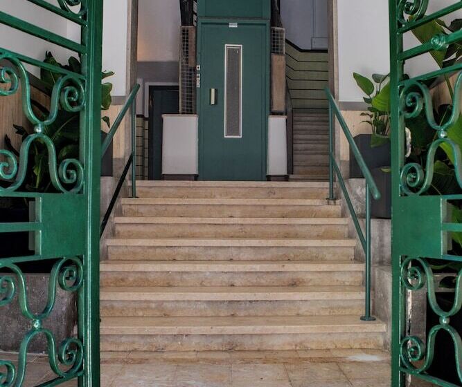 پانسیون Succeed Campo Pequeno Guest House