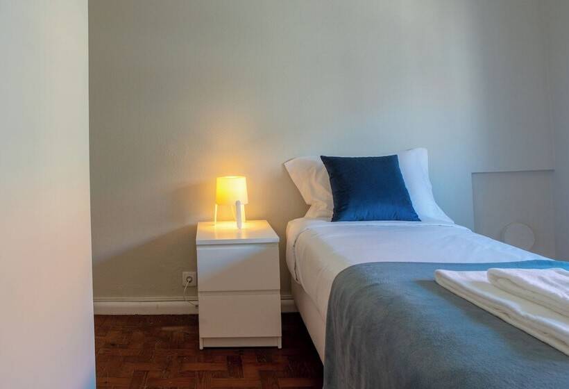 پانسیون Succeed Campo Pequeno Guest House