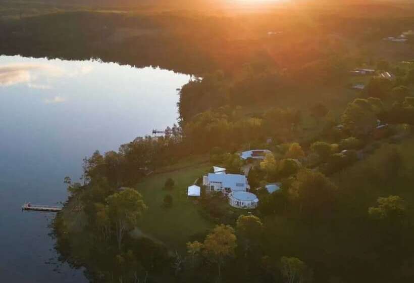 פנסיון The Moorings Lakehouse