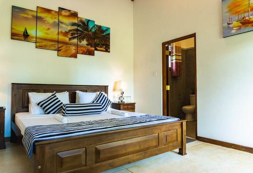 بنسيون Younger Villa