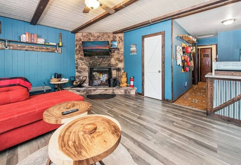 Ponderosa Hill Cabin