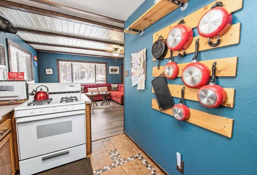 Ponderosa Hill Cabin