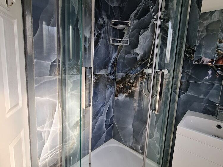 Резиденция 2 Bed House Bungalow In Bristol