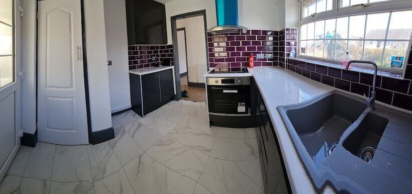 Резиденция 2 Bed House Bungalow In Bristol