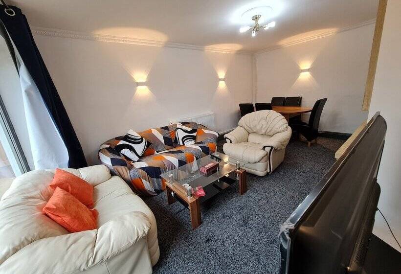 Резиденция 2 Bed House Bungalow In Bristol