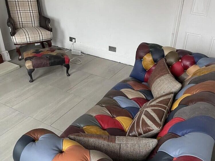 Резиденция A Quiet Semi Rural Property Located In Bolsover