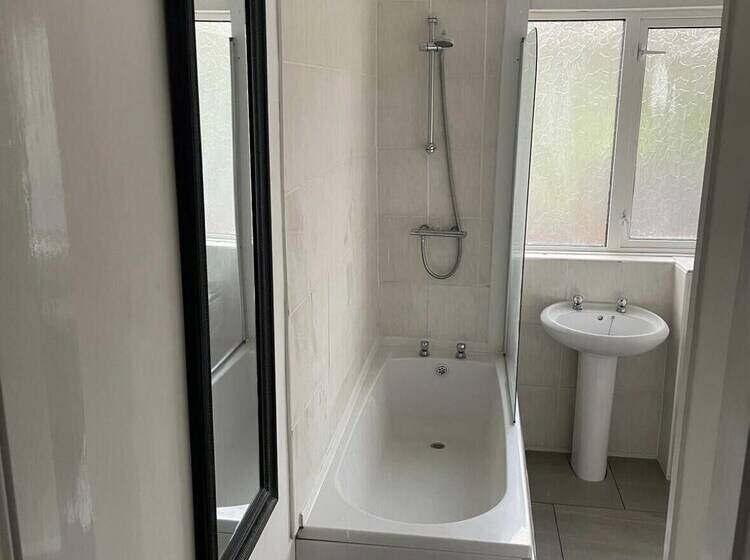 Резиденция A Quiet Semi Rural Property Located In Bolsover