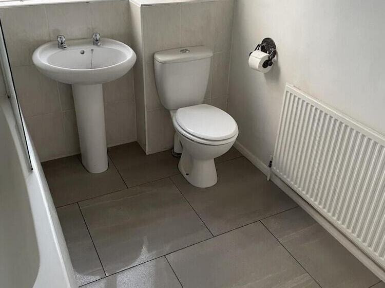 Резиденция A Quiet Semi Rural Property Located In Bolsover