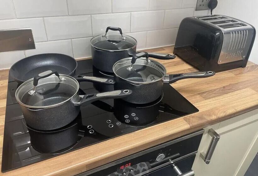 Резиденция A Quiet Semi Rural Property Located In Bolsover