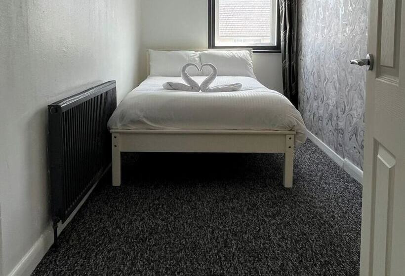 레지던스 Beautiful 4 Bed House In Ramsgate