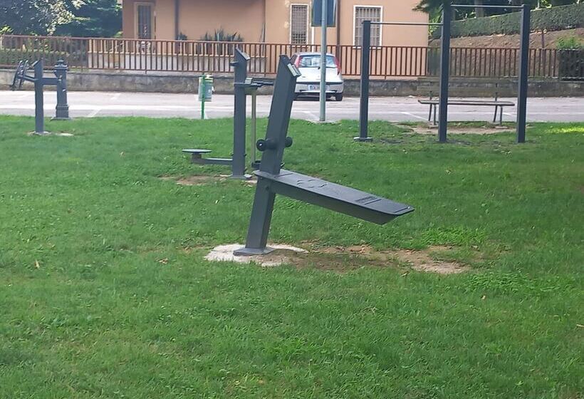 Резиденция Charming 2 Bed House In Albaro For Every Traveler