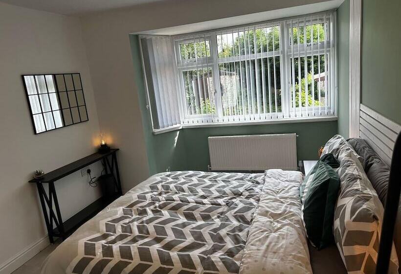 דירת נופש Lovely 3 Bed House Near Birmingham Airport & Nec