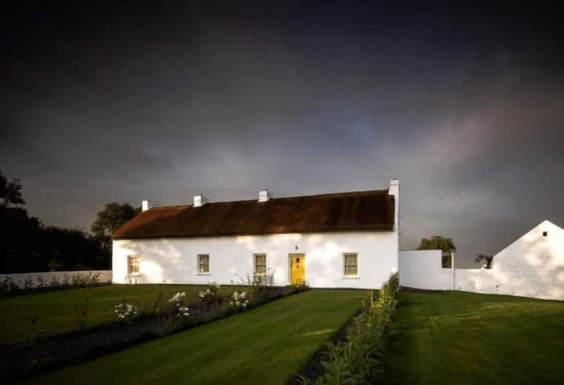 Резиденция No 3 Main St, Charming 3 Bed House In Bellaghy