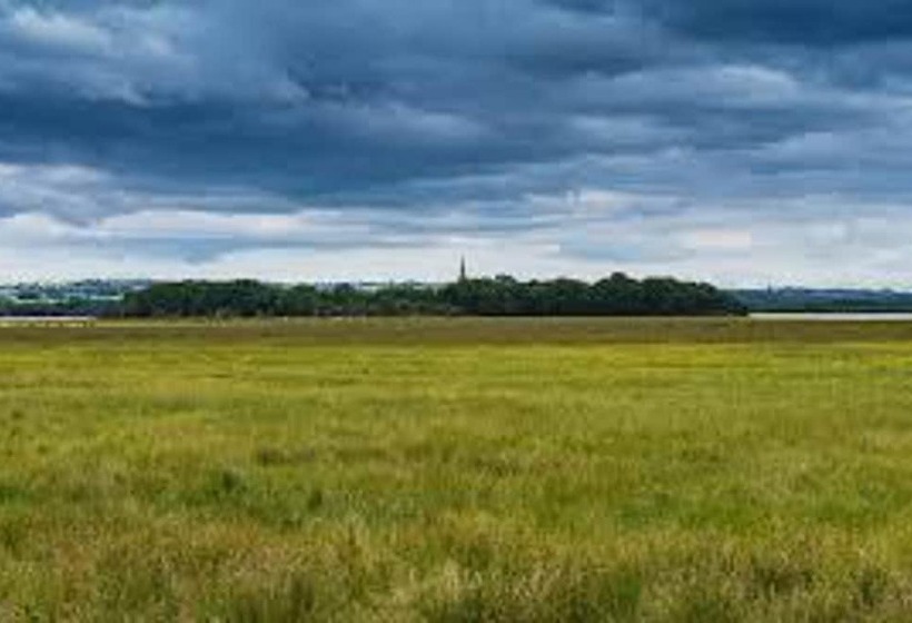 Резиденция No 3 Main St, Charming 3 Bed House In Bellaghy