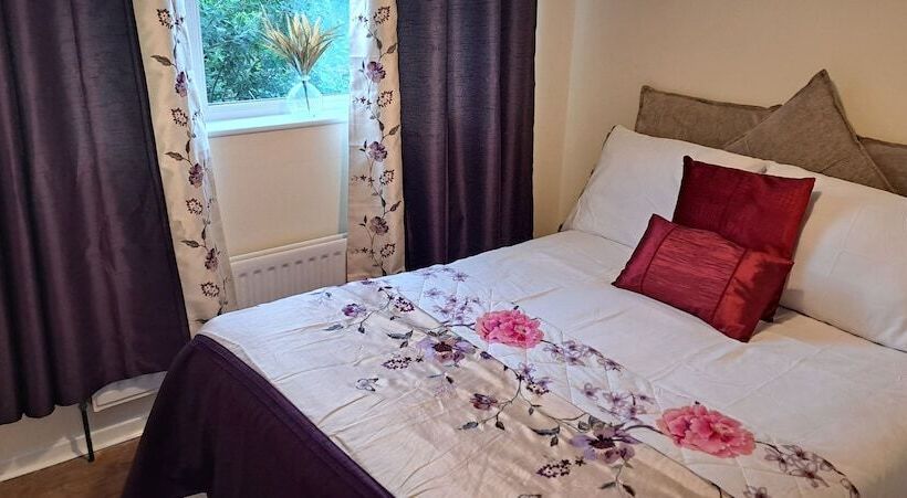 Резиденция No 3 Main St, Charming 3 Bed House In Bellaghy