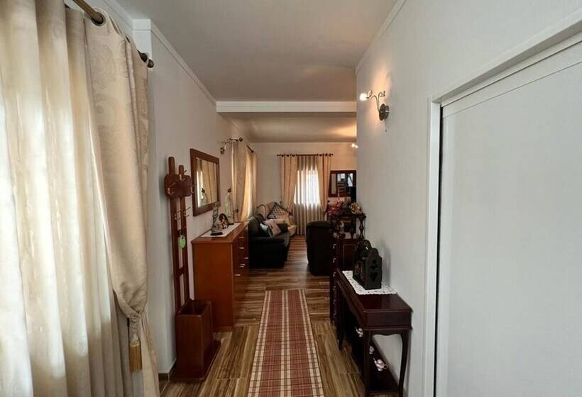 דירת נופש Stunning 4 Bed House