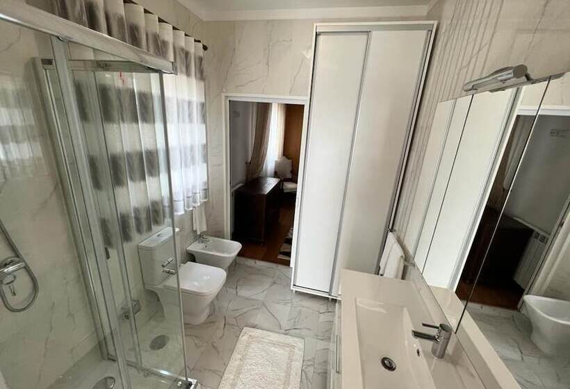 דירת נופש Stunning 4 Bed House