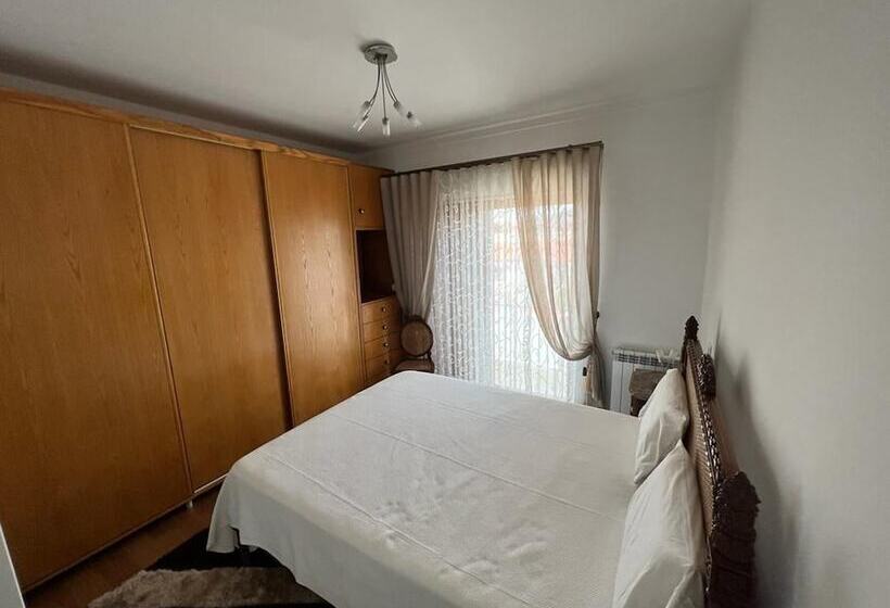 דירת נופש Stunning 4 Bed House