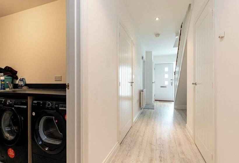 レジデンス Stunning 5 Bed House In Ashford