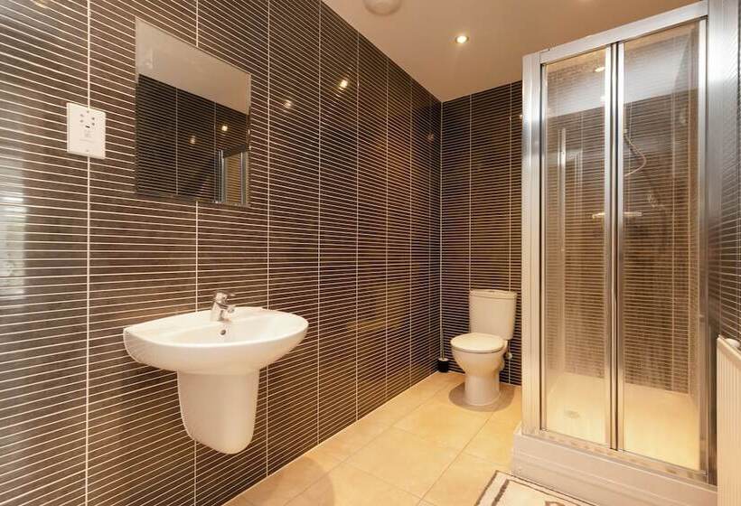 レジデンス Stunning 5 Bed House In Ashford