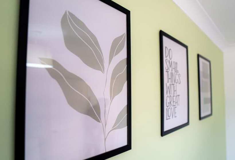 住所  Stunning 6 Bed House In Milton Keynes