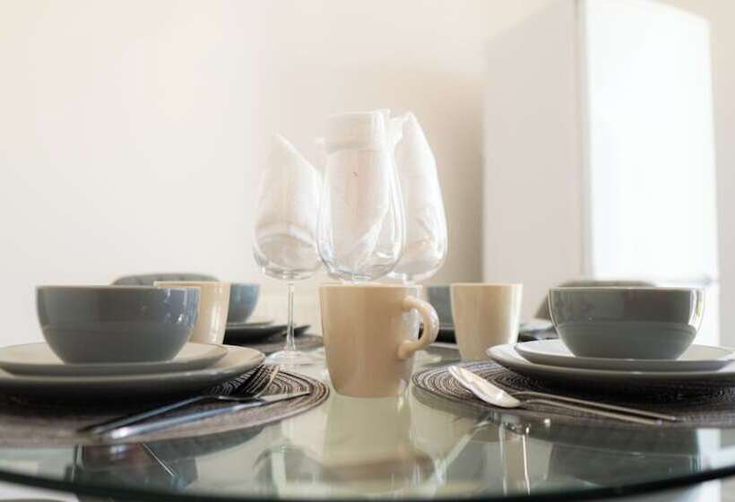 住所  Stunning 6 Bed House In Milton Keynes