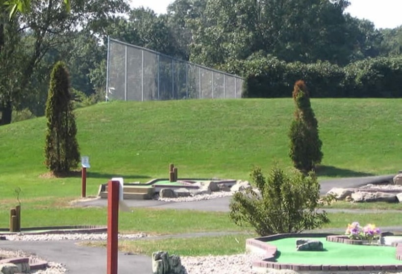 리조트 Christmas Mountain Campground