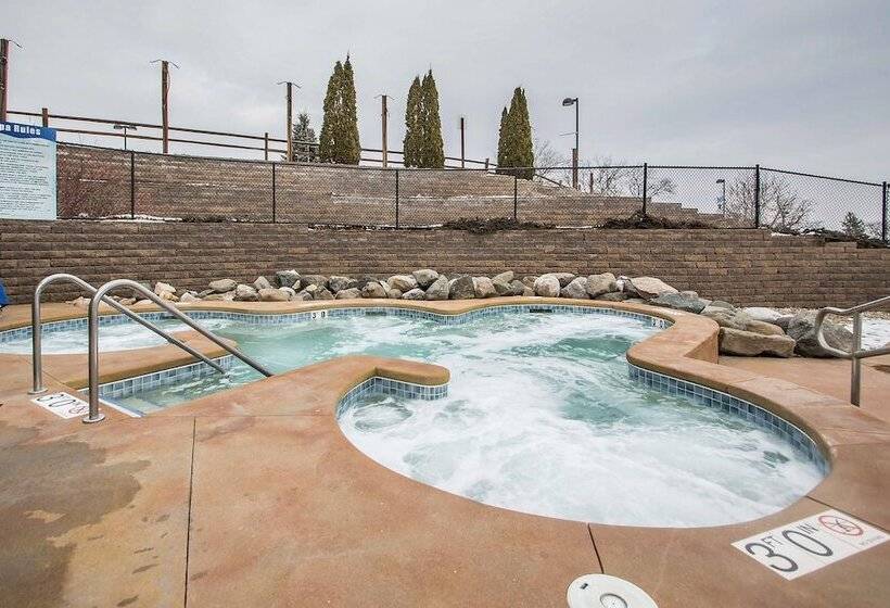 리조트 Christmas Mountain Campground