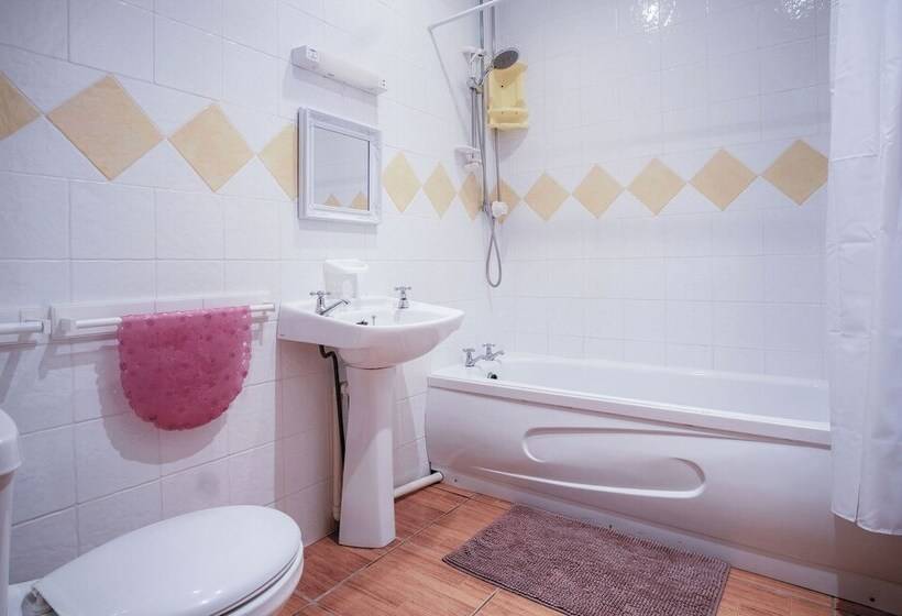 Rose Cottage   3 Bed Cottage   New Hedges   Tenby