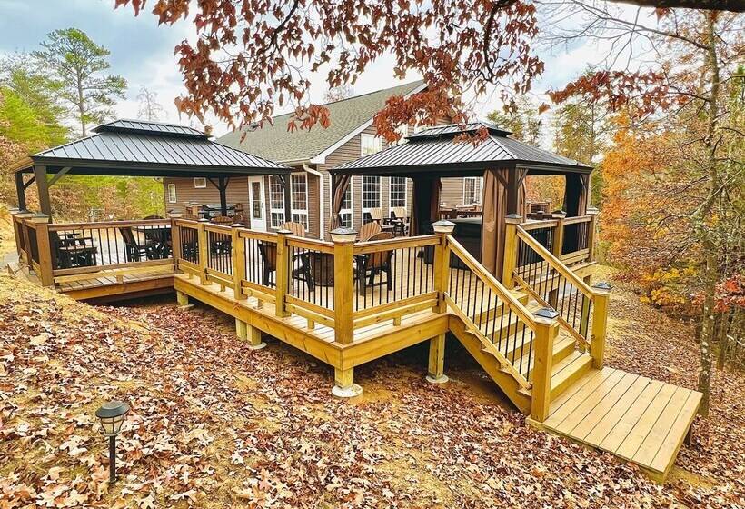 Rustic Hideaway!
