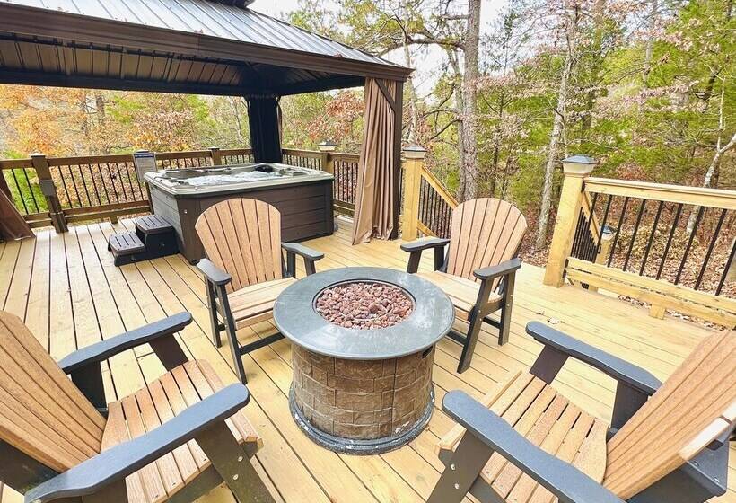 Rustic Hideaway!