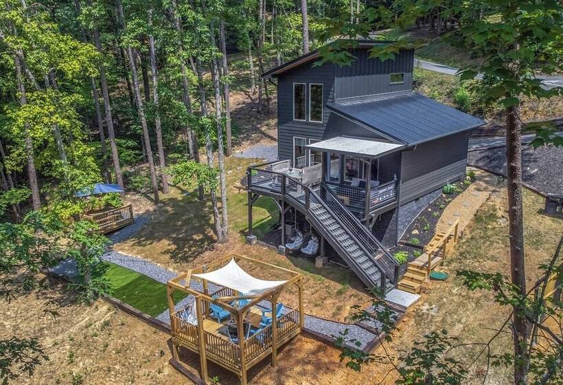 Smokies Modern Escape