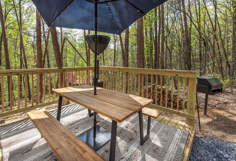 Smokies Modern Escape