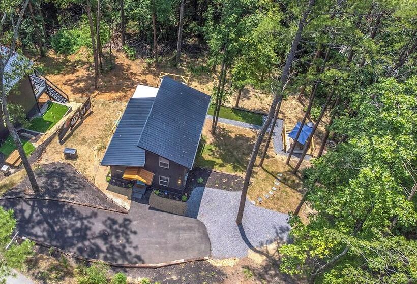 Smokies Modern Escape