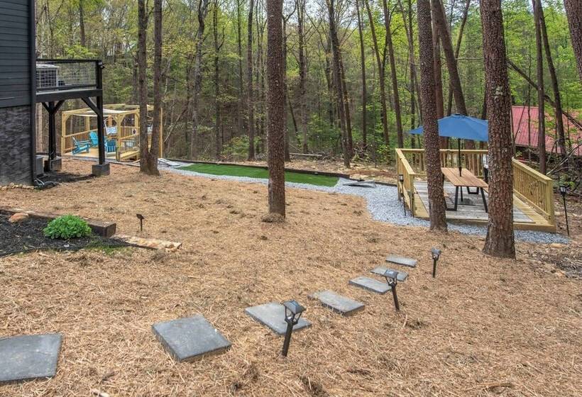 Smokies Modern Escape