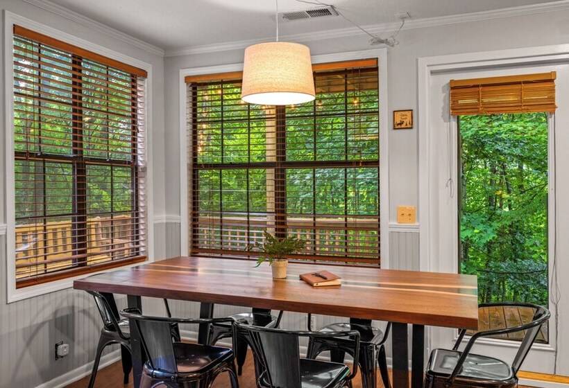 Sugar Bear Cabin With Hot Tub