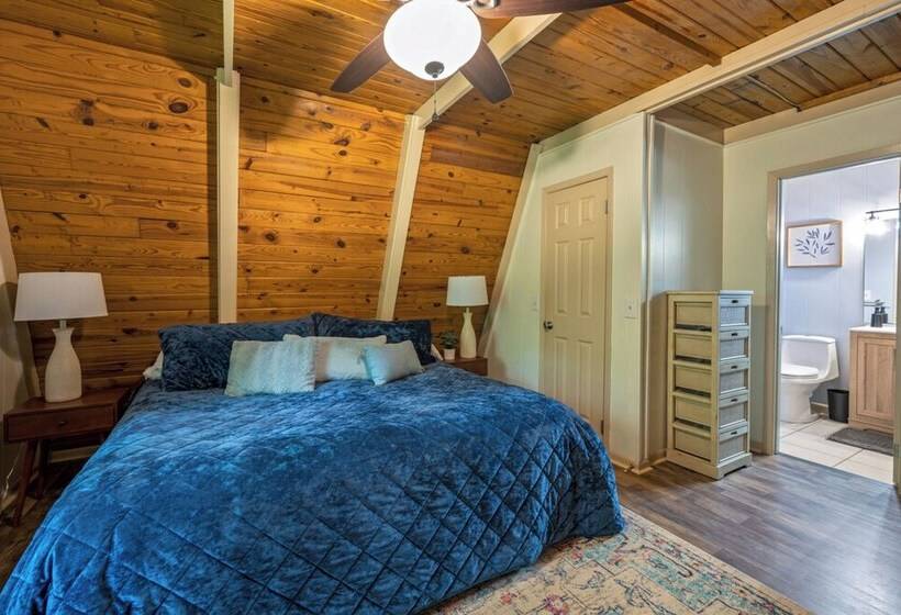 Sugar Bear Cabin With Hot Tub