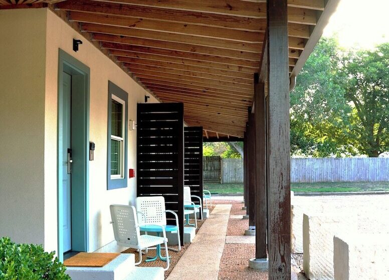 The Dixie Motel Brenham