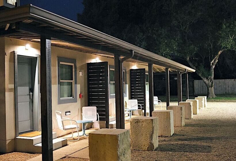 The Dixie Motel Brenham