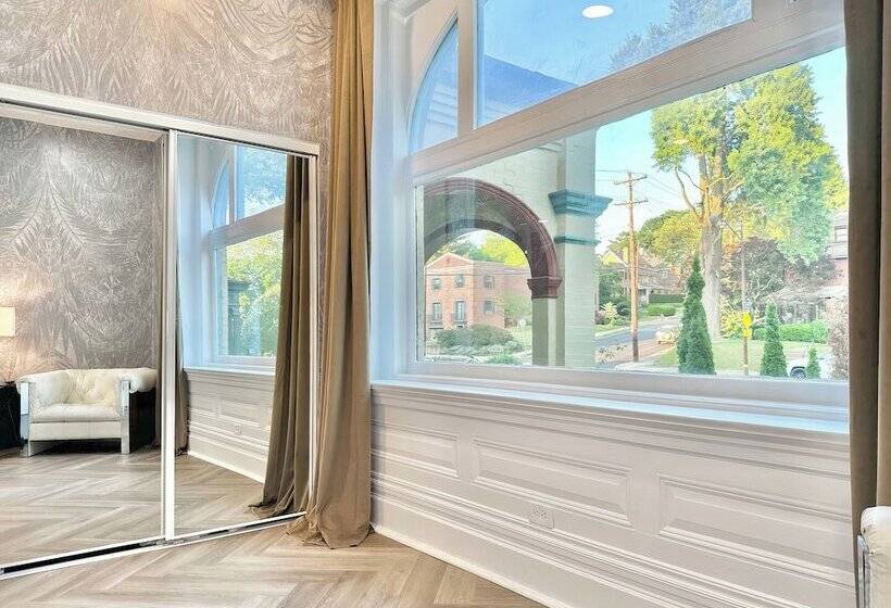 The Elliott Hotel At Highland Park