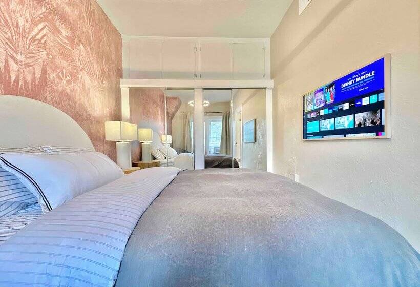 The Elliott Hotel At Highland Park