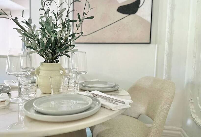 The Elliott Hotel At Highland Park