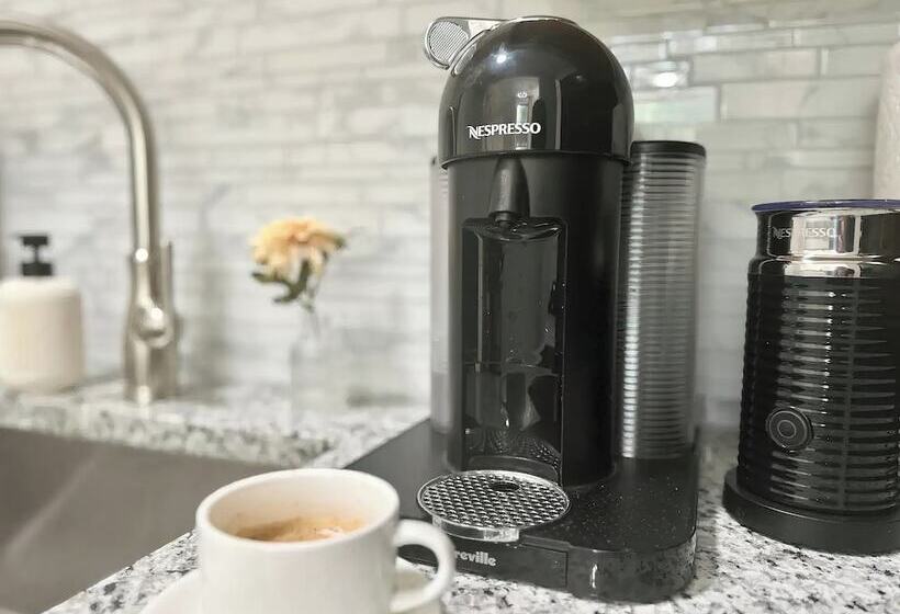 The Elliott Hotel At Highland Park