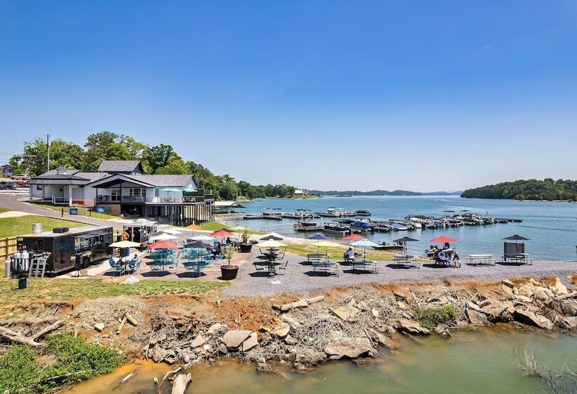 The Lodge At Lakeside