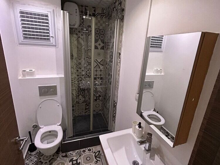 The Nar Suit & Apart