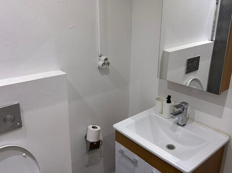 The Nar Suit & Apart