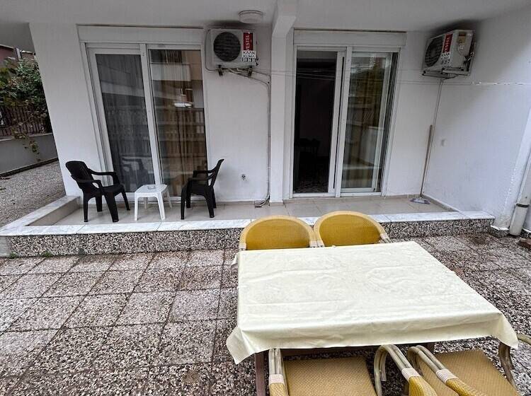 The Nar Suit & Apart