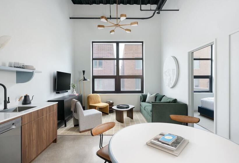 The Neighborhood Hotel Little Italy