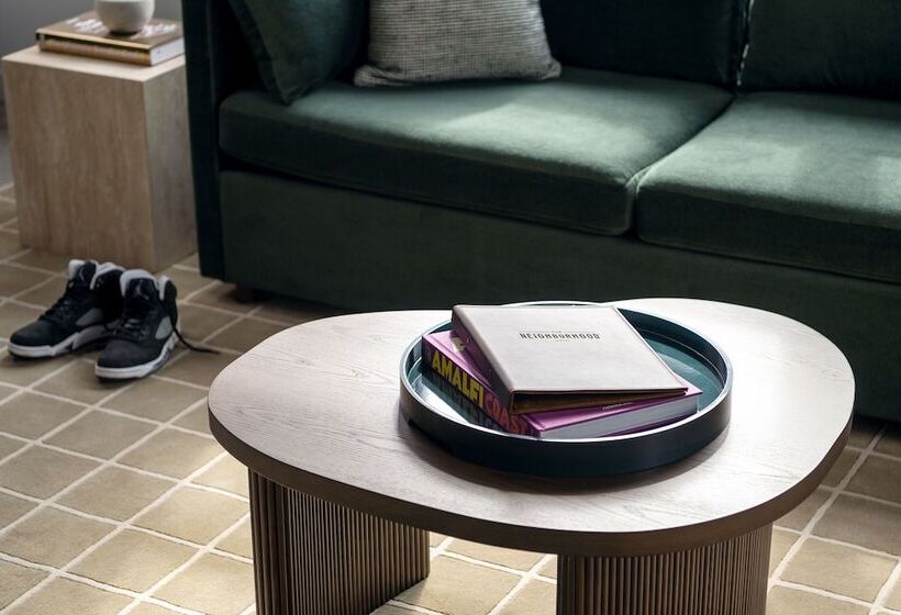 The Neighborhood Hotel Little Italy