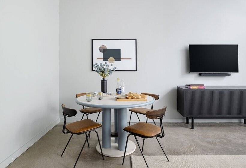 The Neighborhood Hotel Little Italy